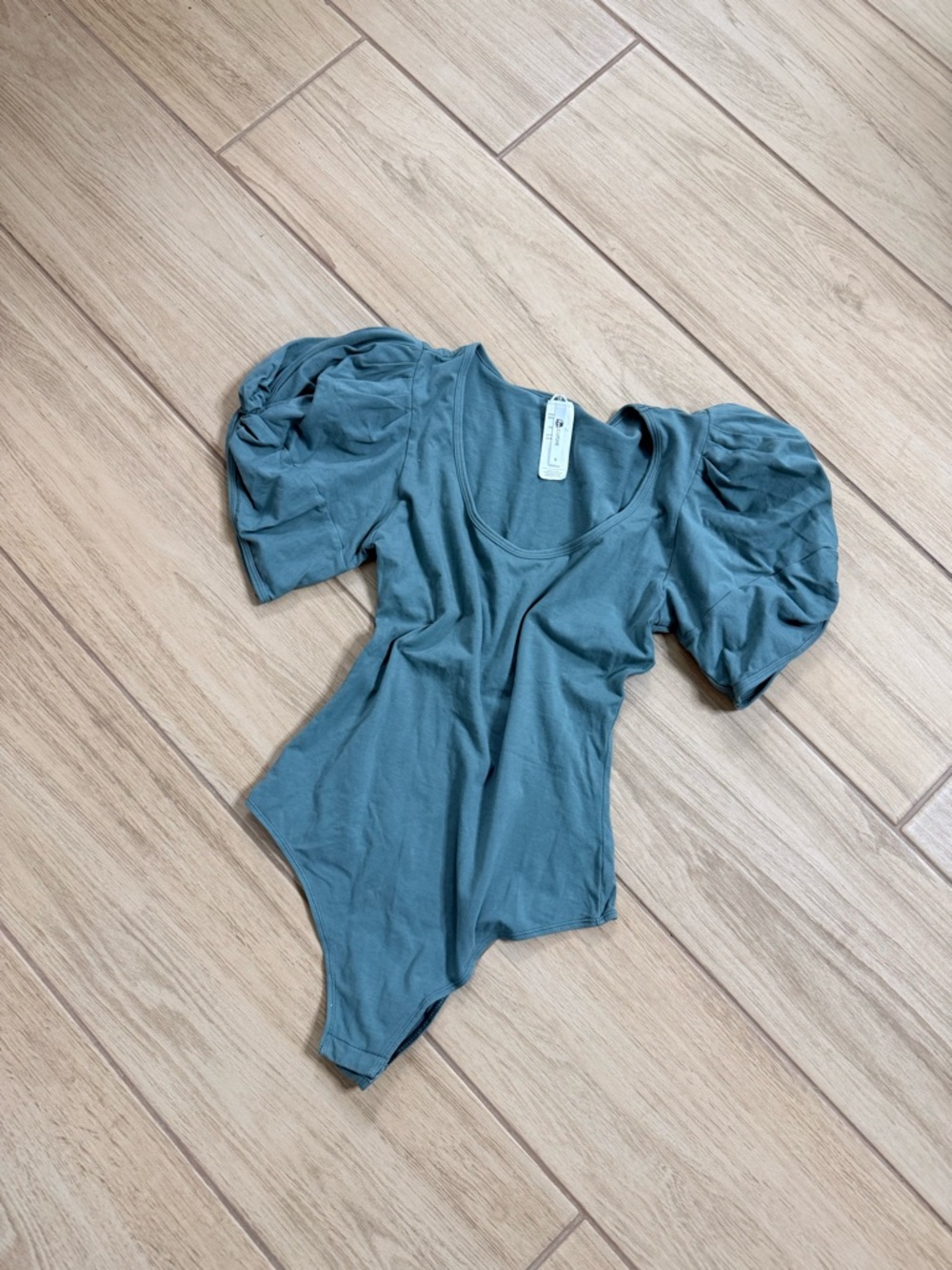 CUPSHE Puff Sleeve Ribbed Knit Bodysuit Small Sage Green Stretch Snap Closure